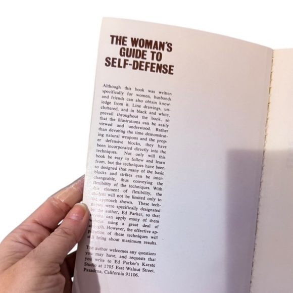 RETRO BOOK The Woman's Guide to Self-Defense Illustrated Book Feminist Vintage - Picture 6 of 10
